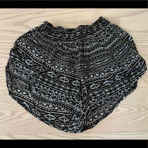 American Eagle Patterned Shorts with Pockets